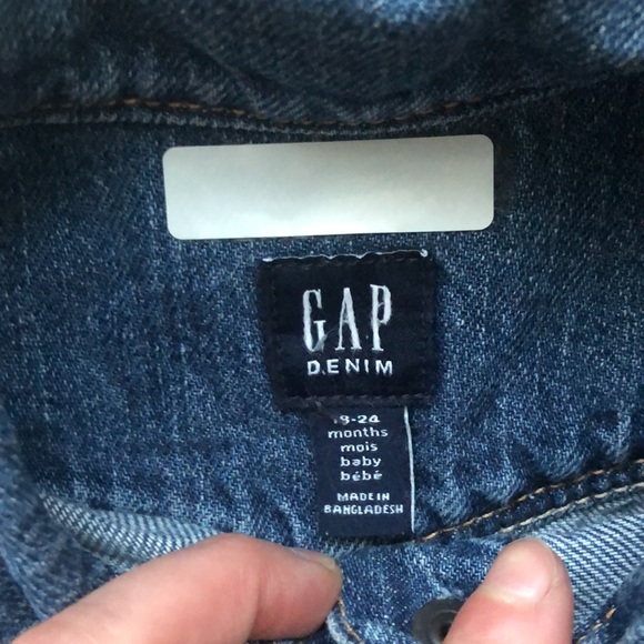 BOGO Gap denim vest with shoulder ruffle detail 18-24mo - Picture 2 of 4